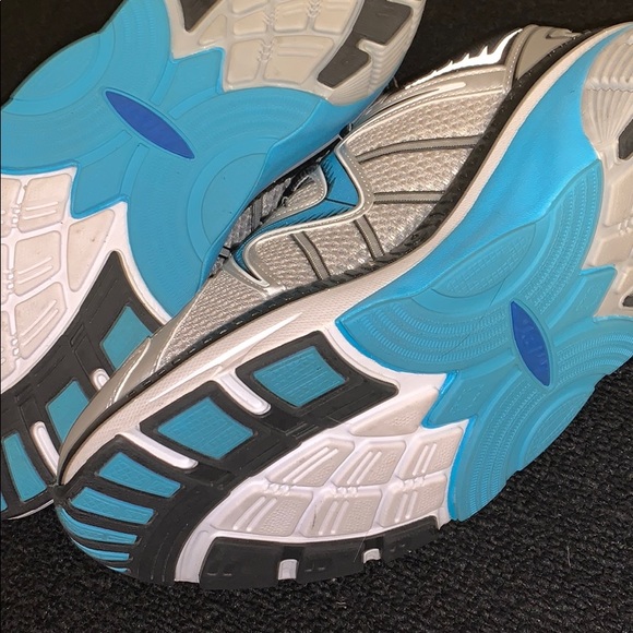 ‼️ SOLD ‼️ MBT Zee16 pivot strike shoes - Picture 3 of 5